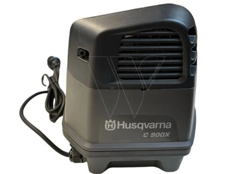 Husqvarna C900x Acculader Pace 380x 750x -Husqvarna Verkoop 970495001 2 HUSQVARNA20C900X20ACCULADER20PACE20380X20750X