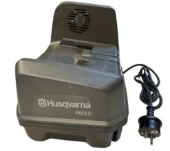 Husqvarna C900x Acculader Pace 380x 750x -Husqvarna Verkoop 970495001 3 HUSQVARNA20C900X20ACCULADER20PACE20380X20750X